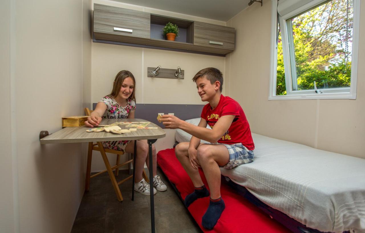 Camping Marina Plage Vitrolles  Esterno foto